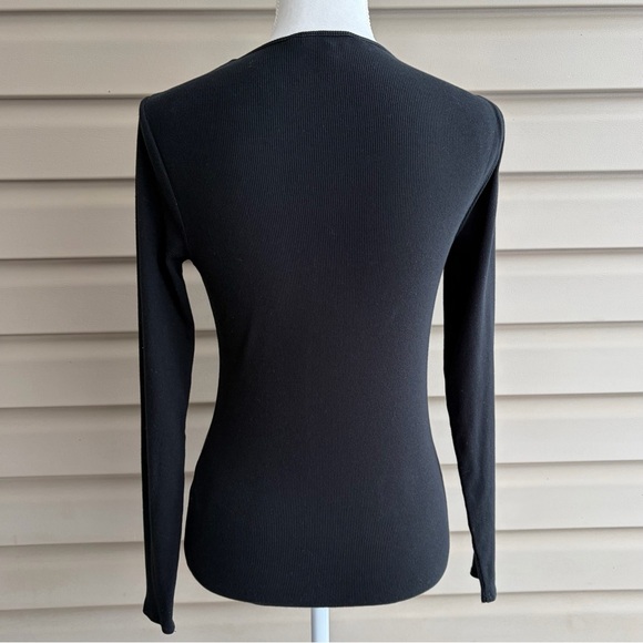 •Banana Republic• Black Ribbed Long Sleeve Top – Size Small - Picture 4 of 6